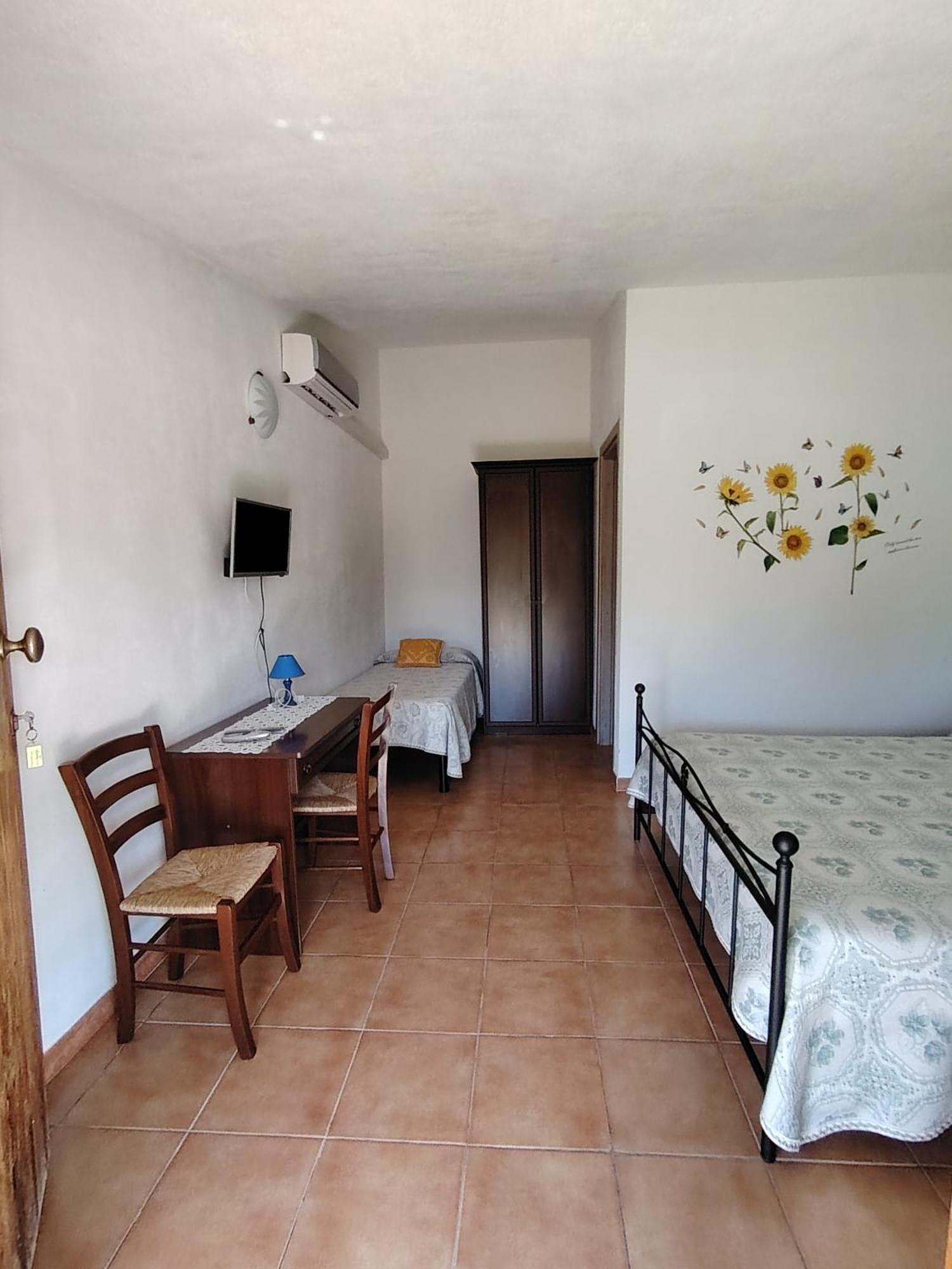 Agriturismo Sa E Padedda Mores Habitación foto